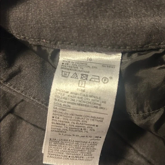 Old Navy Pixie Ankle Pants - Picture 9 of 9